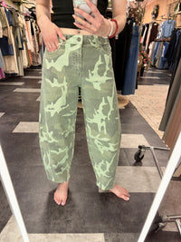 the Xena High Rise Horseshoe Fit Denim