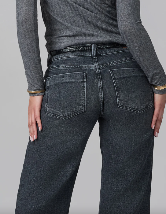 Miro Mid Rise Straight Jean