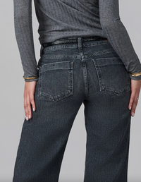 Miro Mid Rise Straight Jean